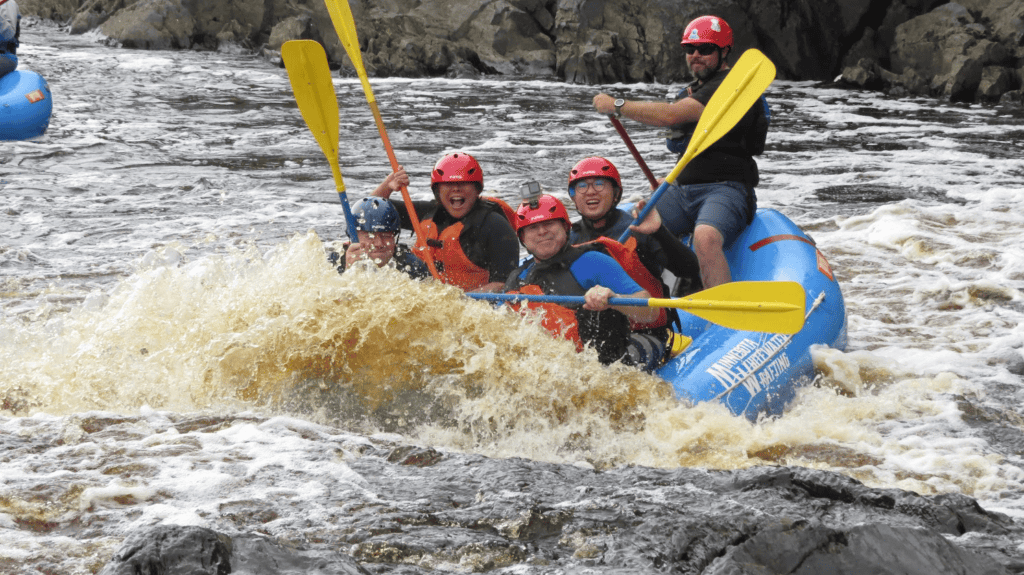 Minnesota Whitewater Rafting adventure in Minnesota. Whitewater rafting in Minnesota on Lake Superior.