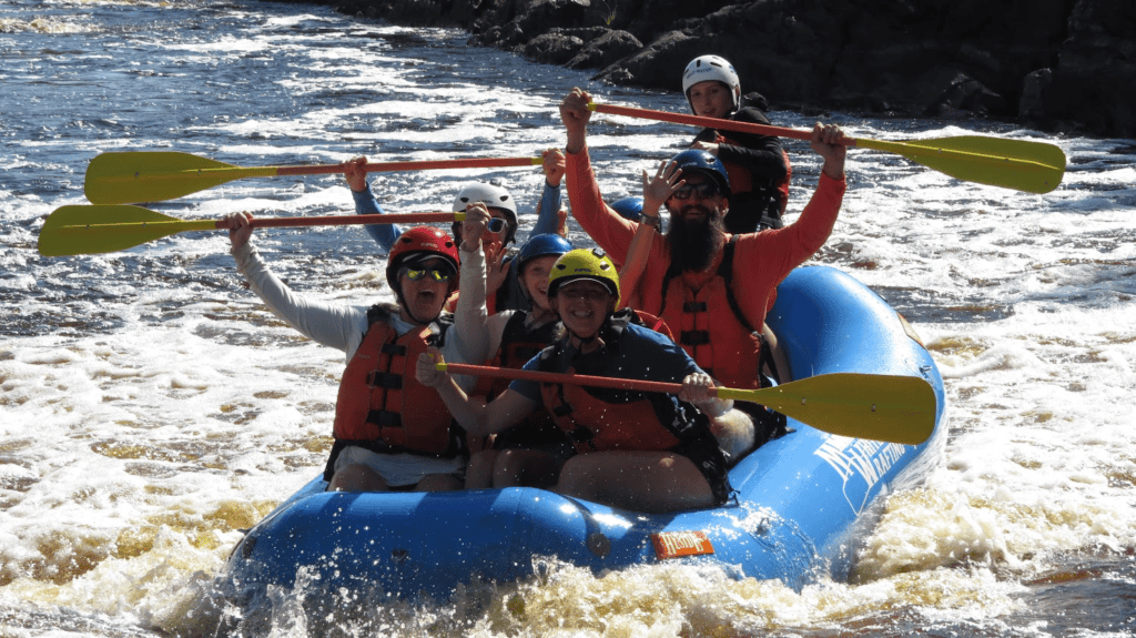 Minnesota Whitewater Rafting adventure in Minnesota. Whitewater rafting in Minnesota on Lake Superior.