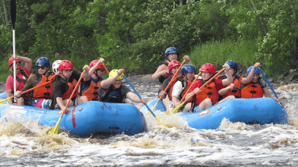Minnesota Whitewater Rafting adventure in Minnesota. Whitewater rafting in Minnesota on Lake Superior.