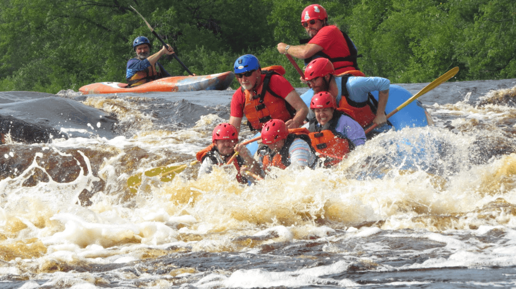 Minnesota Whitewater Rafting adventure in Minnesota. Whitewater rafting in Minnesota on Lake Superior.